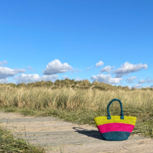 Crochet summer bag at the beach