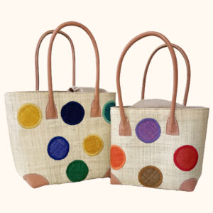 Set of 2 raffia tote bags with circles on both sides in natural, cut out photo