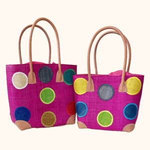 Set of 2 raffia tote bags with circles on both sides in pink, cut out photo
